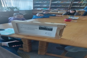 Ferie w bibliotece – teatrzyk kamishibai